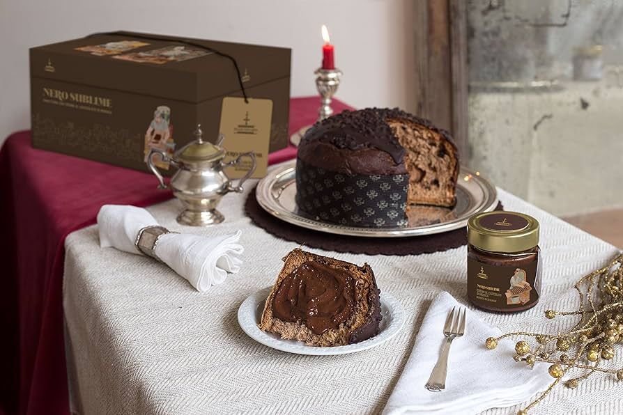 Fiasconaro  Panettone Nero Sublime With  Chocolate Spread And Knife