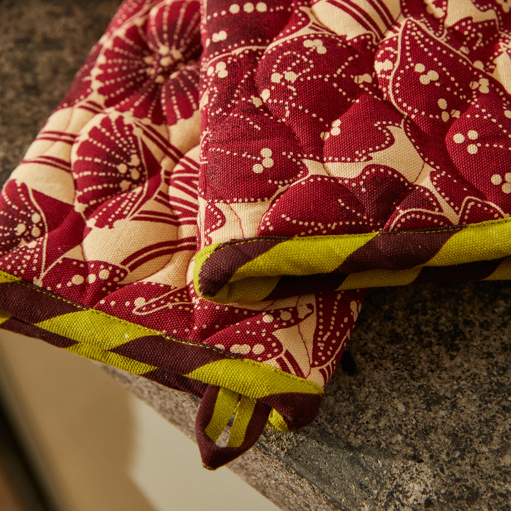 sage clare lucia oven mitt set